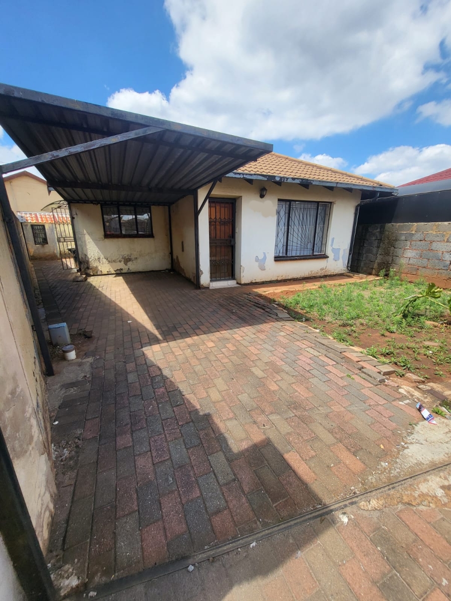 3 Bedroom Property for Sale in Protea North Gauteng