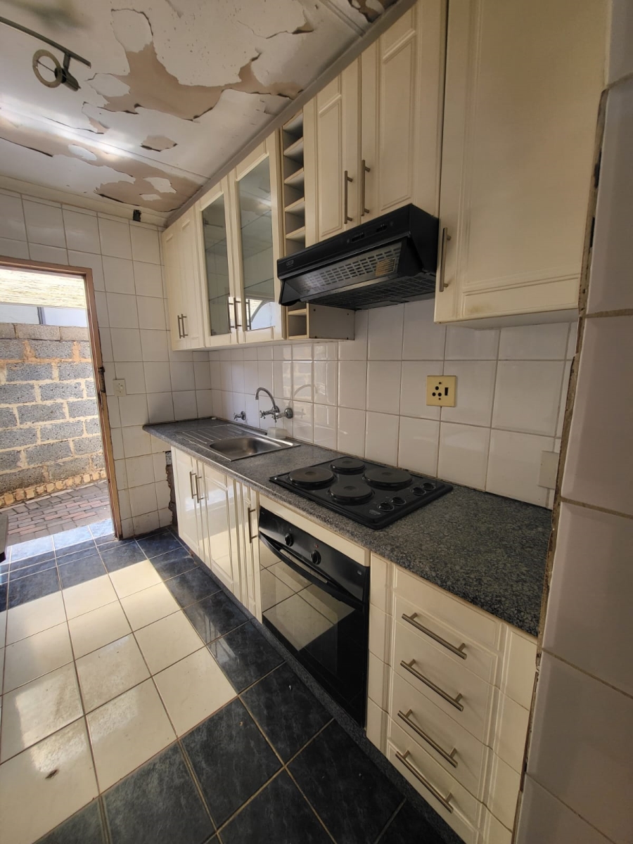 3 Bedroom Property for Sale in Protea North Gauteng