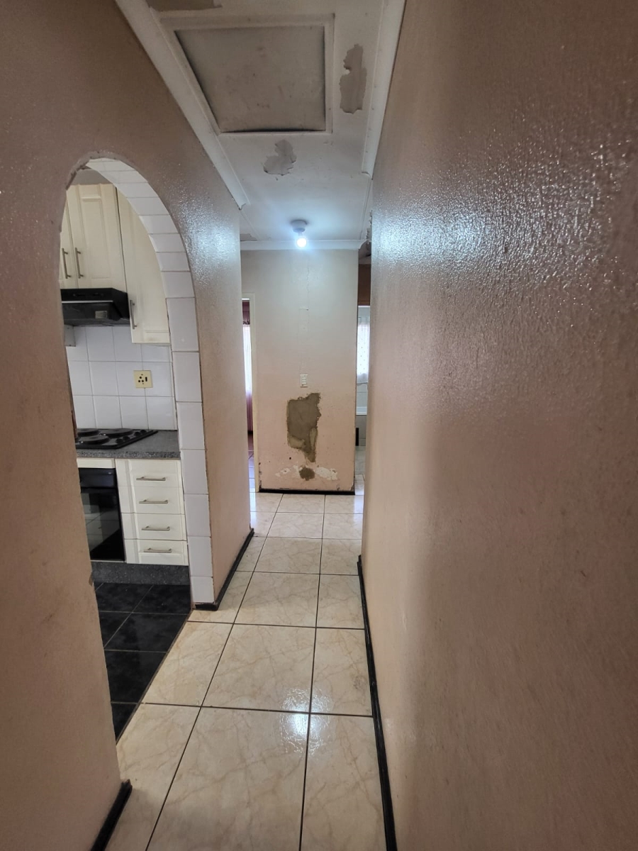 3 Bedroom Property for Sale in Protea North Gauteng