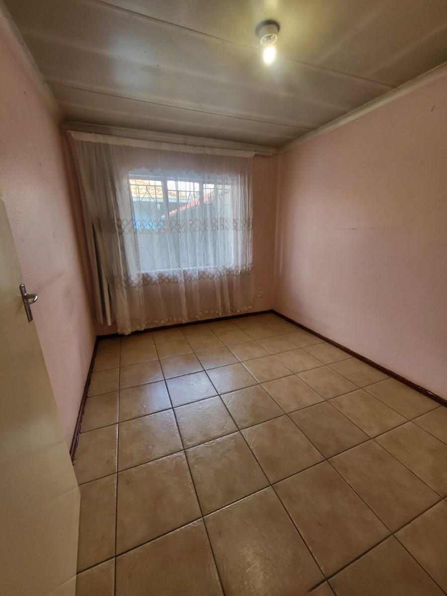 3 Bedroom Property for Sale in Protea North Gauteng