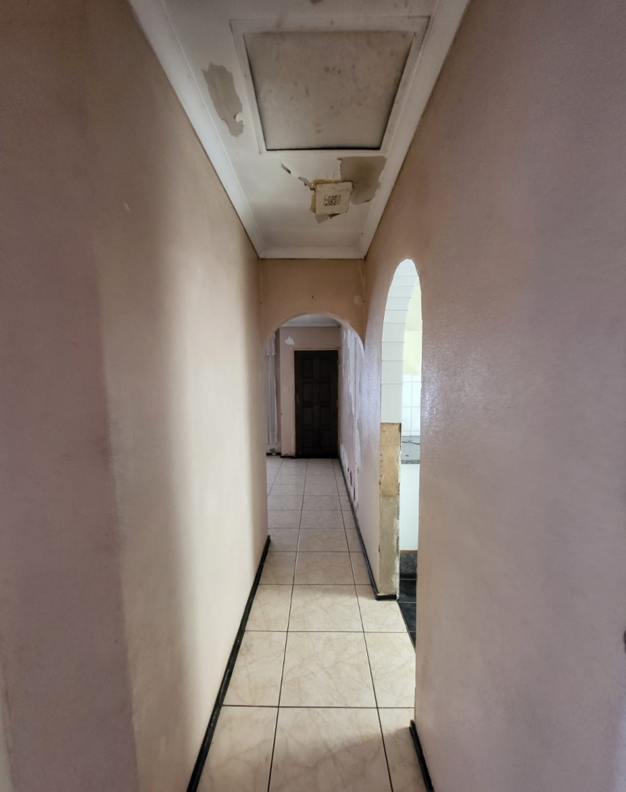 3 Bedroom Property for Sale in Protea North Gauteng