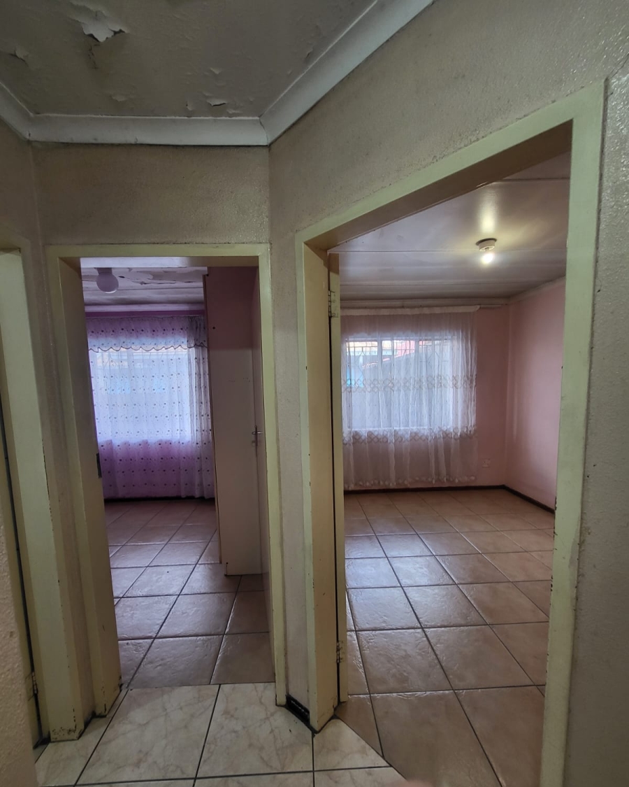 3 Bedroom Property for Sale in Protea North Gauteng