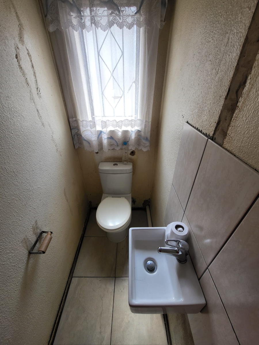 3 Bedroom Property for Sale in Protea North Gauteng