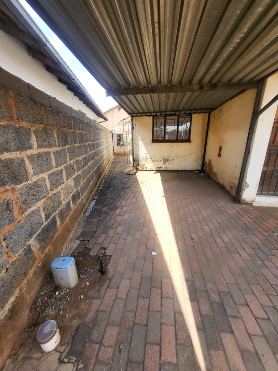 3 Bedroom Property for Sale in Protea North Gauteng