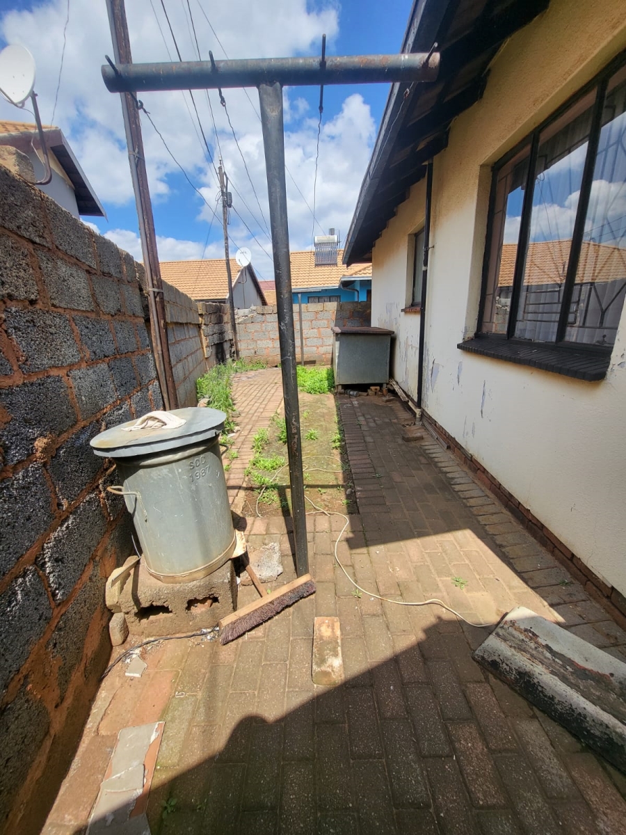 3 Bedroom Property for Sale in Protea North Gauteng