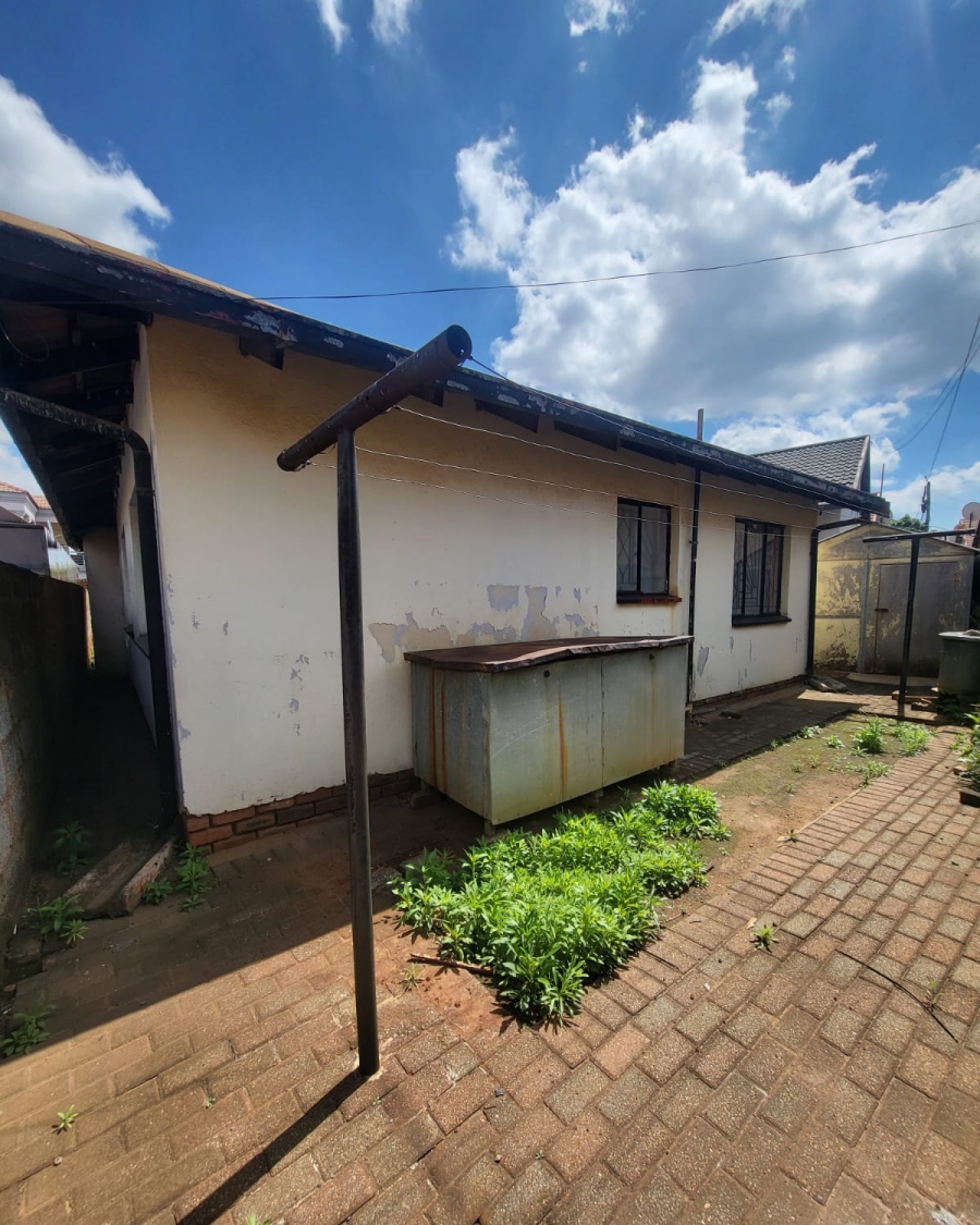 3 Bedroom Property for Sale in Protea North Gauteng