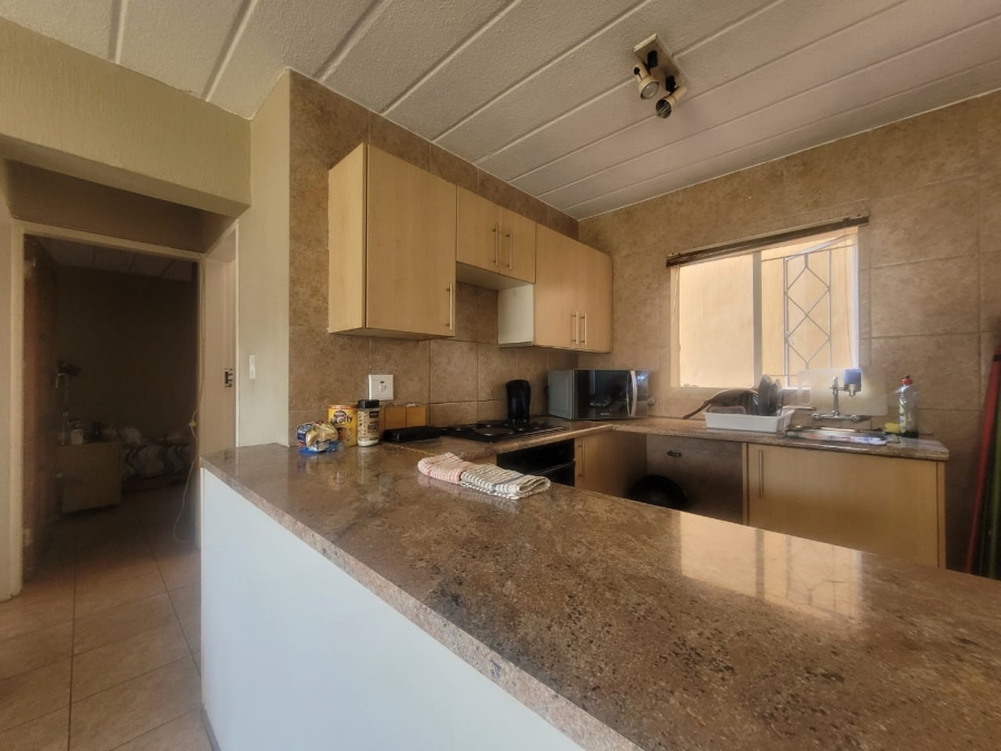 2 Bedroom Property for Sale in Helderkruin Gauteng