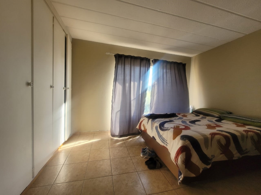 2 Bedroom Property for Sale in Helderkruin Gauteng
