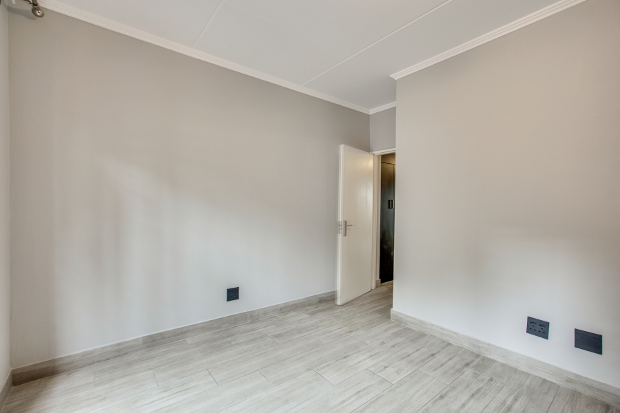 2 Bedroom Property for Sale in Sunninghill Gauteng