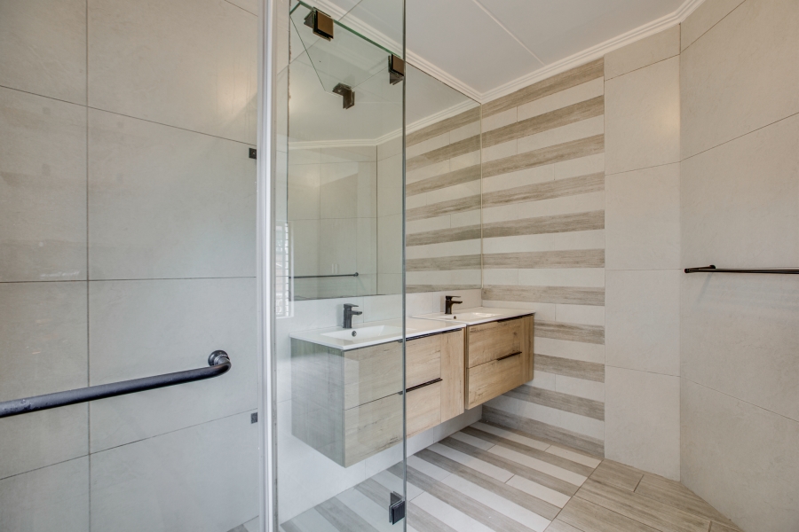 2 Bedroom Property for Sale in Sunninghill Gauteng