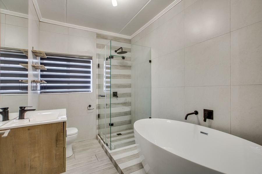 2 Bedroom Property for Sale in Sunninghill Gauteng