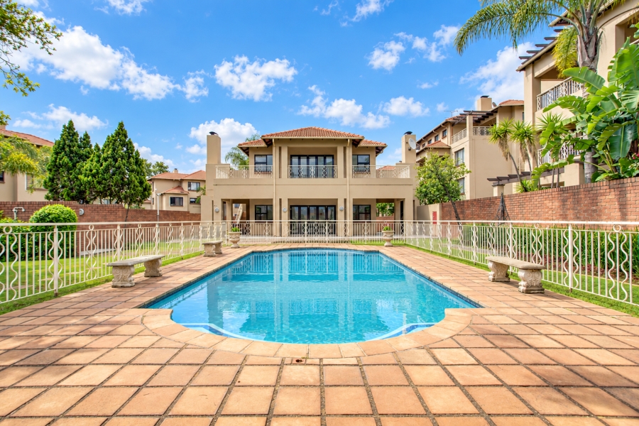 2 Bedroom Property for Sale in Sunninghill Gauteng