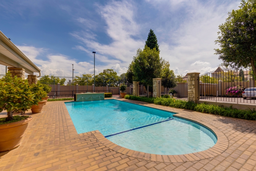 1 Bedroom Property for Sale in Pineslopes Gauteng