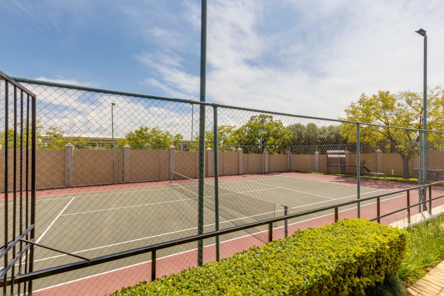 1 Bedroom Property for Sale in Pineslopes Gauteng