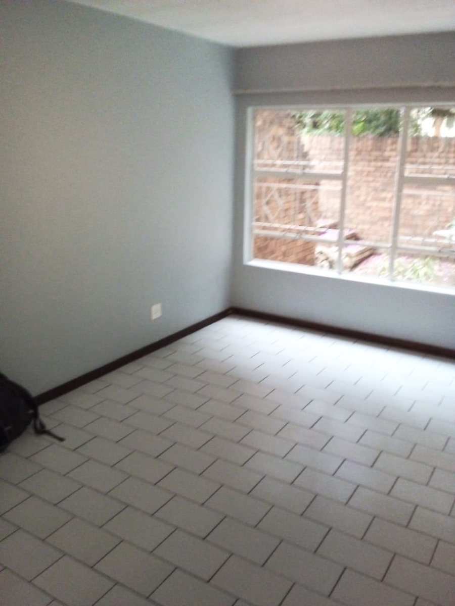 To Let 2 Bedroom Property for Rent in Vorna Valley Gauteng