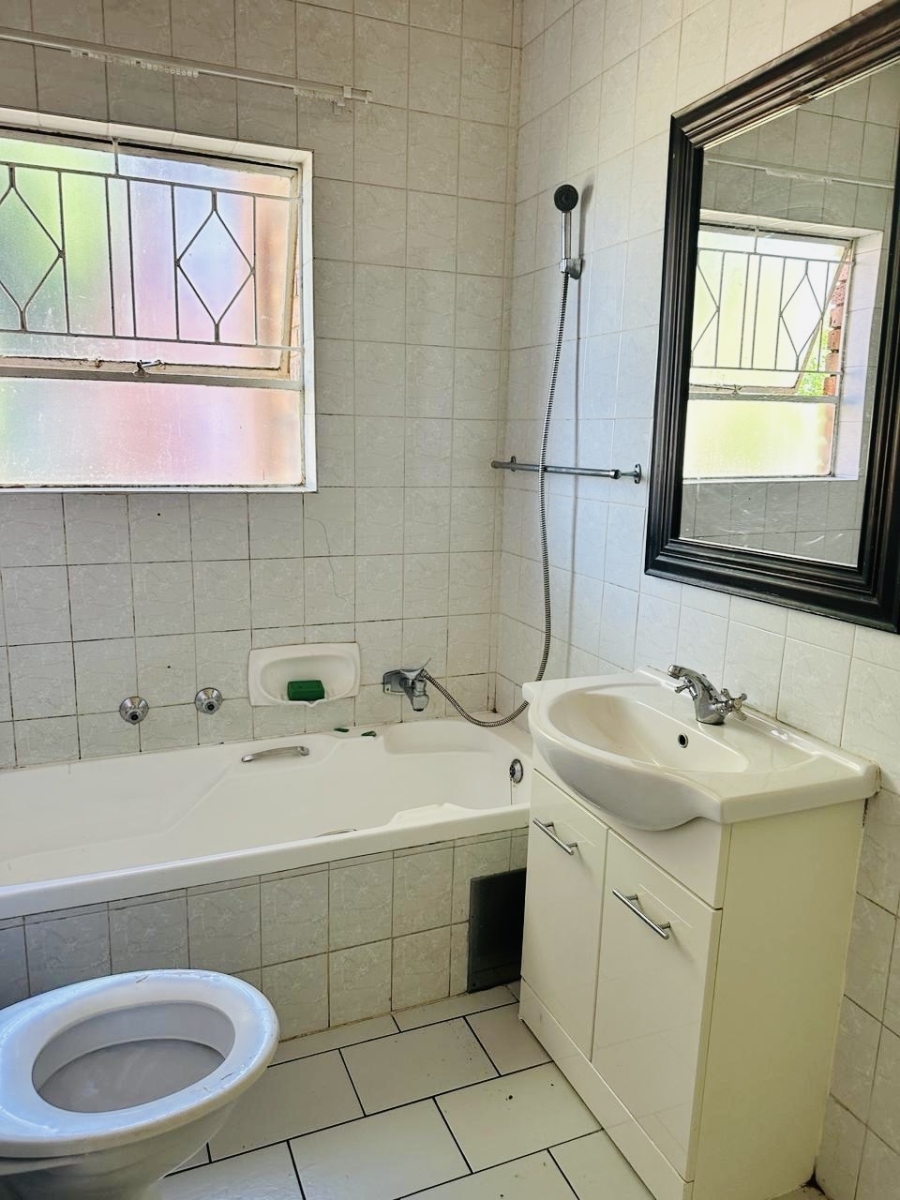To Let 2 Bedroom Property for Rent in Vorna Valley Gauteng