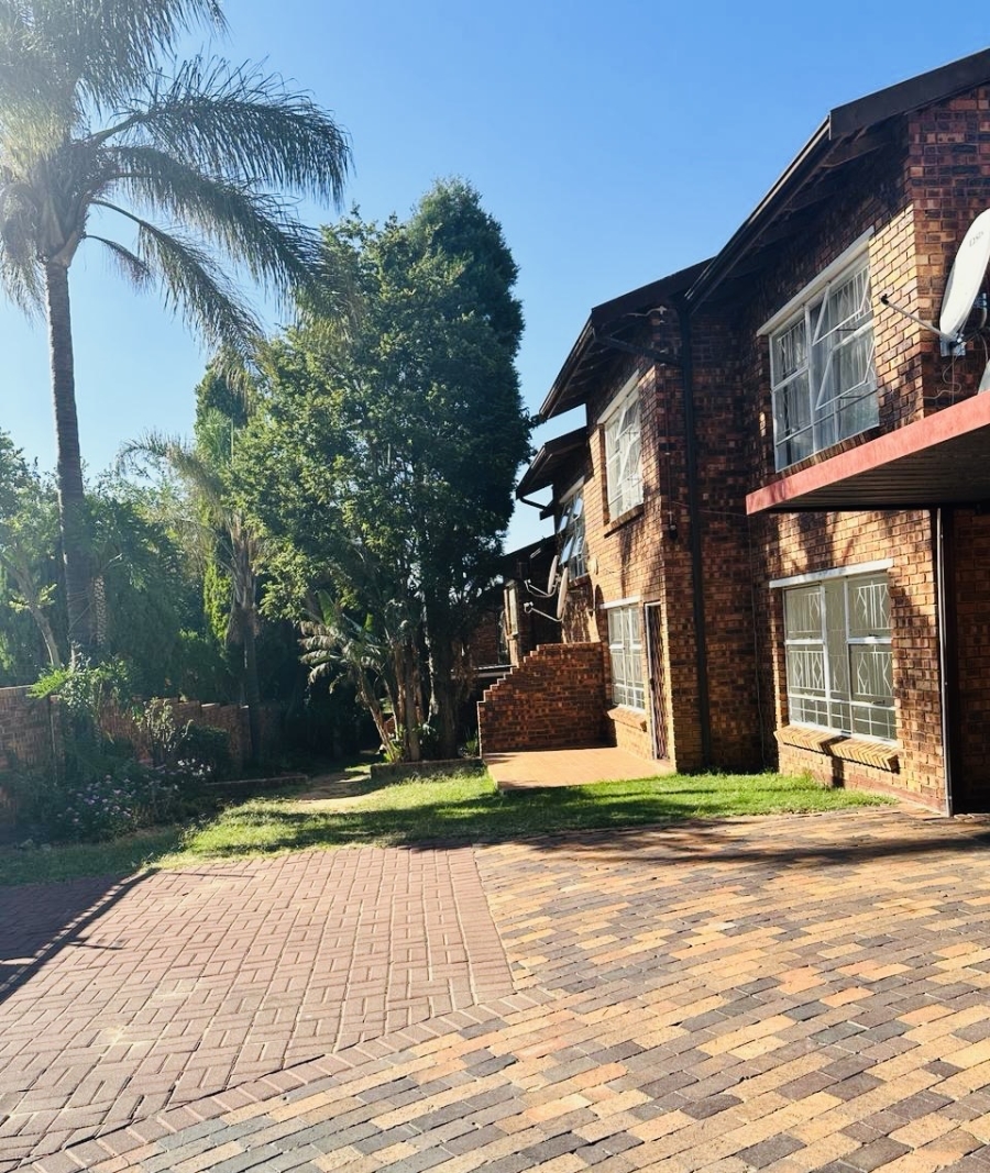 To Let 2 Bedroom Property for Rent in Vorna Valley Gauteng