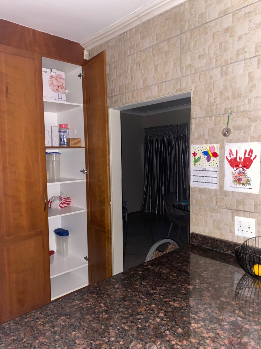 To Let 2 Bedroom Property for Rent in Eastleigh Ridge Gauteng