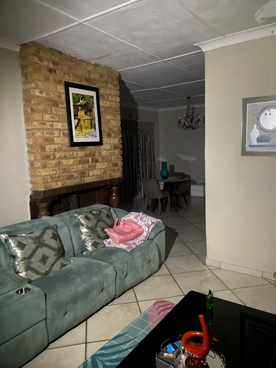 To Let 2 Bedroom Property for Rent in Eastleigh Ridge Gauteng