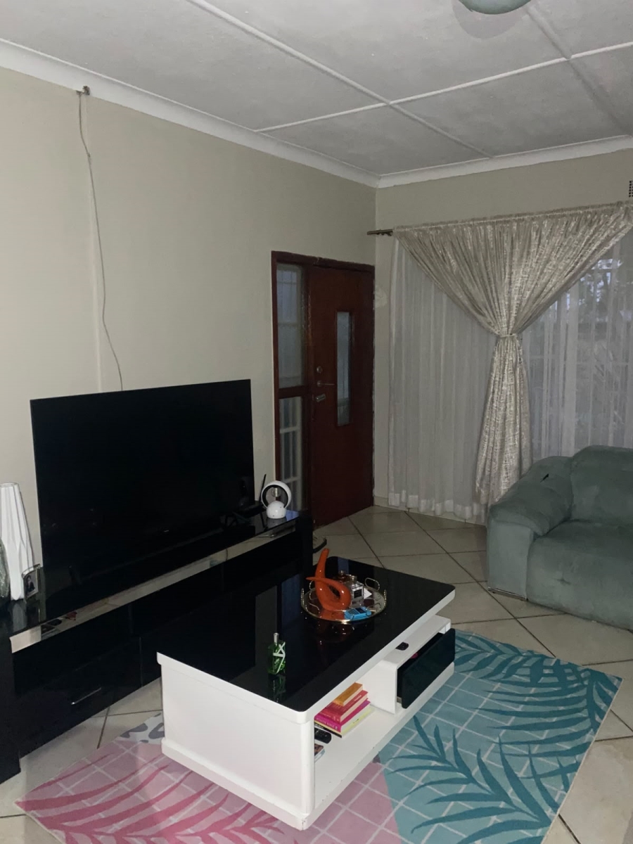 To Let 2 Bedroom Property for Rent in Eastleigh Ridge Gauteng
