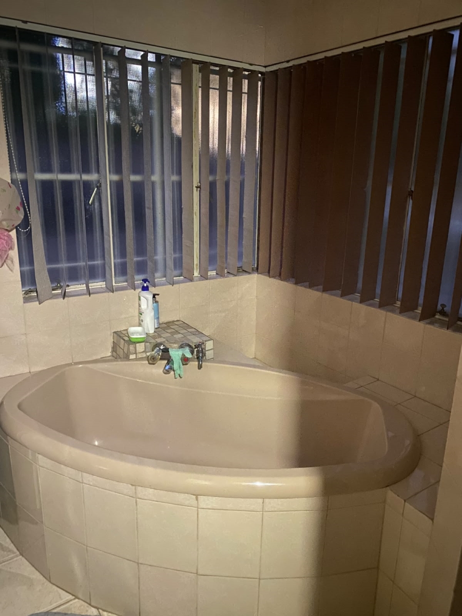 To Let 2 Bedroom Property for Rent in Eastleigh Ridge Gauteng
