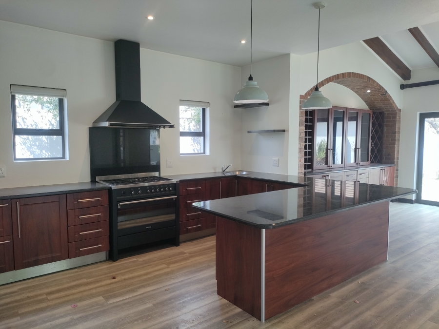 4 Bedroom Property for Sale in Greenstone Hill Gauteng