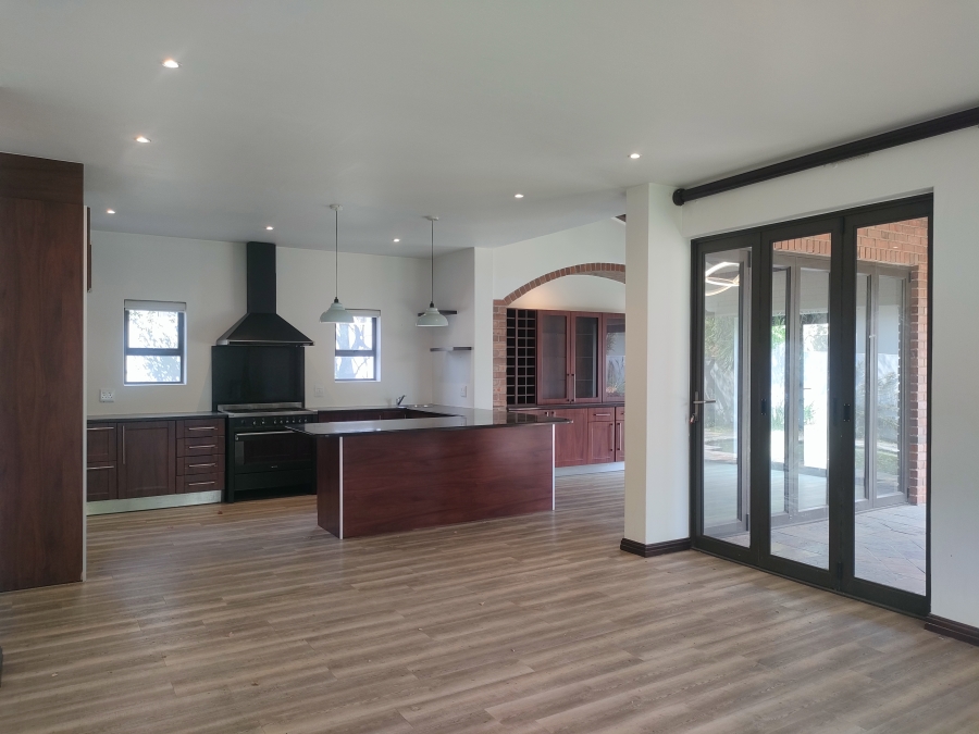 4 Bedroom Property for Sale in Greenstone Hill Gauteng