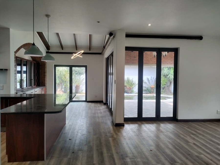 4 Bedroom Property for Sale in Greenstone Hill Gauteng