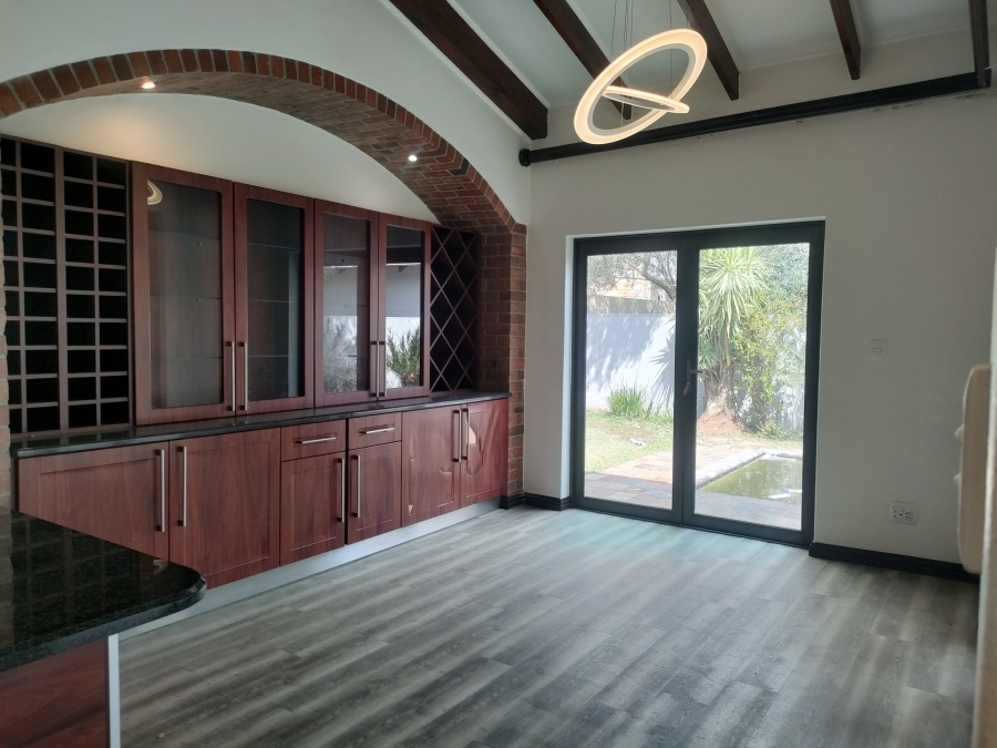 4 Bedroom Property for Sale in Greenstone Hill Gauteng
