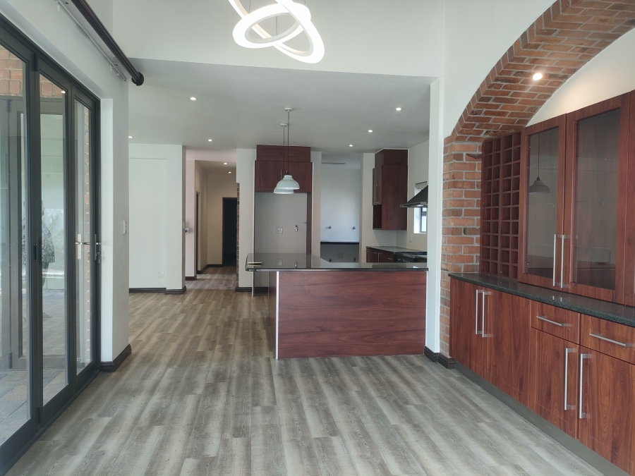 4 Bedroom Property for Sale in Greenstone Hill Gauteng
