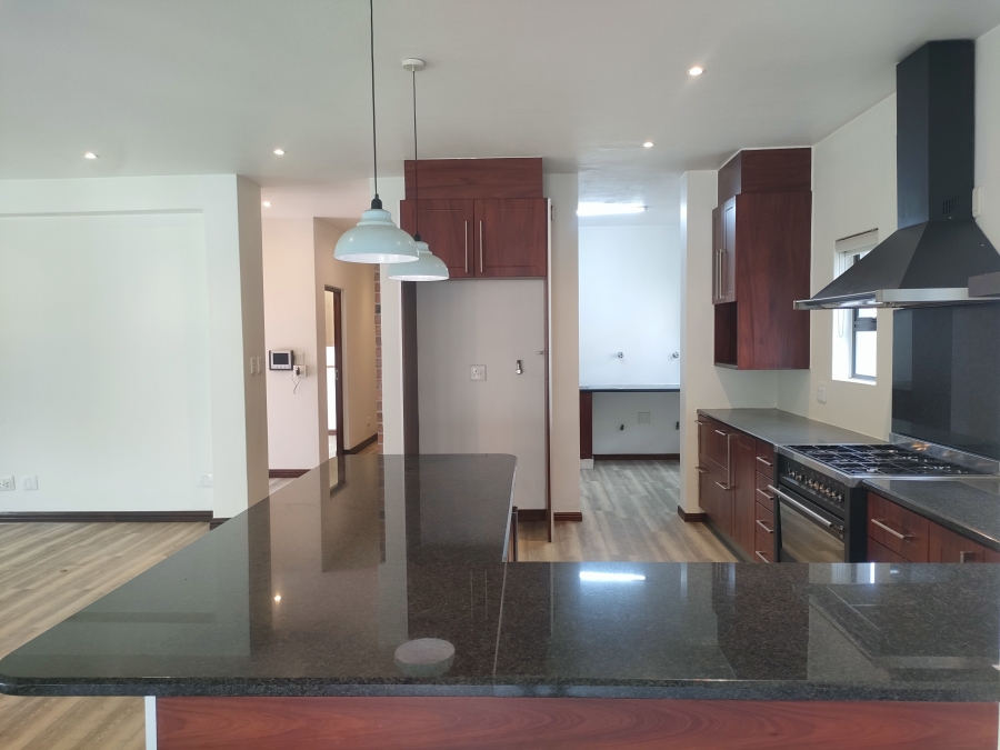 4 Bedroom Property for Sale in Greenstone Hill Gauteng