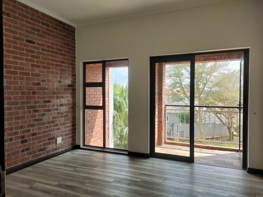 4 Bedroom Property for Sale in Greenstone Hill Gauteng