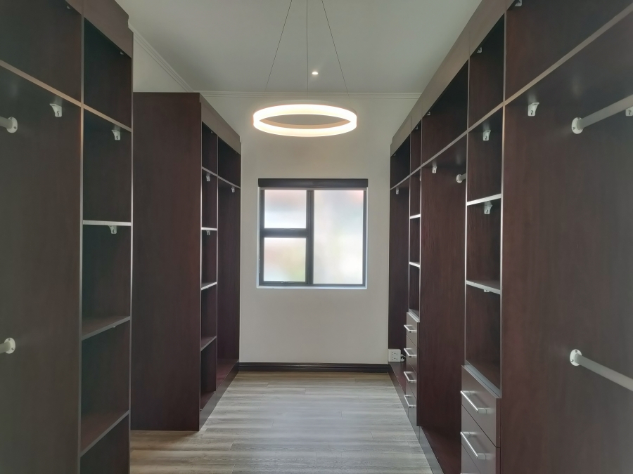 4 Bedroom Property for Sale in Greenstone Hill Gauteng