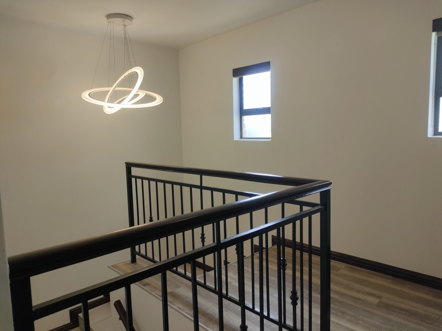 4 Bedroom Property for Sale in Greenstone Hill Gauteng
