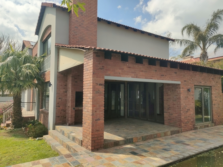 4 Bedroom Property for Sale in Greenstone Hill Gauteng