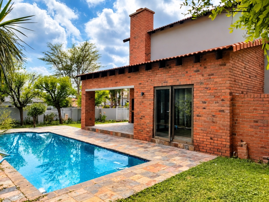 4 Bedroom Property for Sale in Greenstone Hill Gauteng