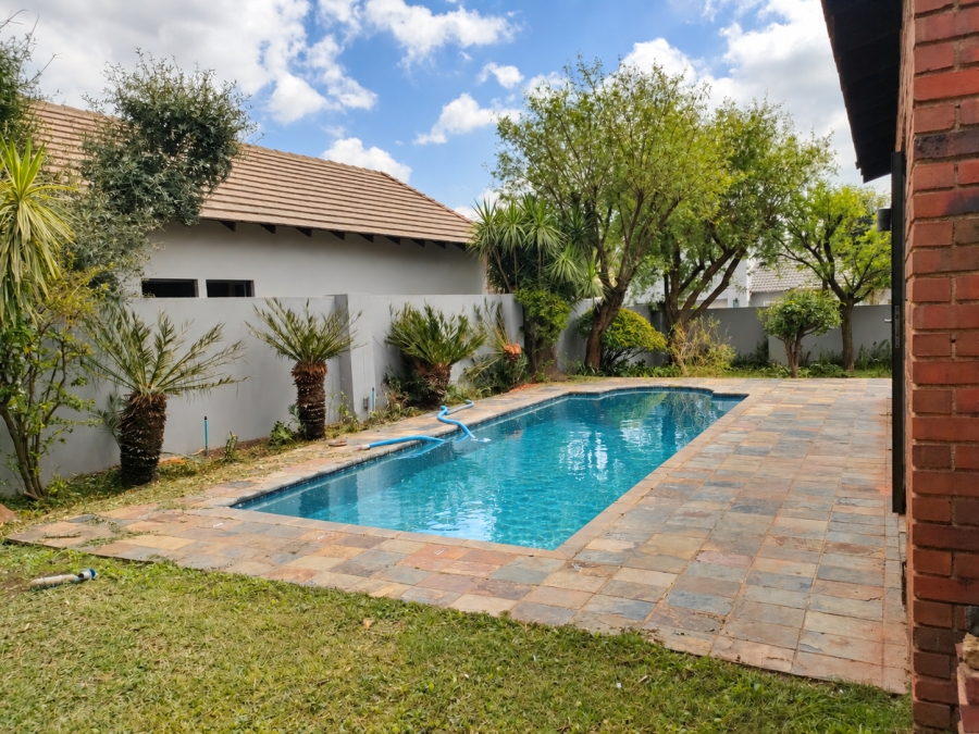 4 Bedroom Property for Sale in Greenstone Hill Gauteng