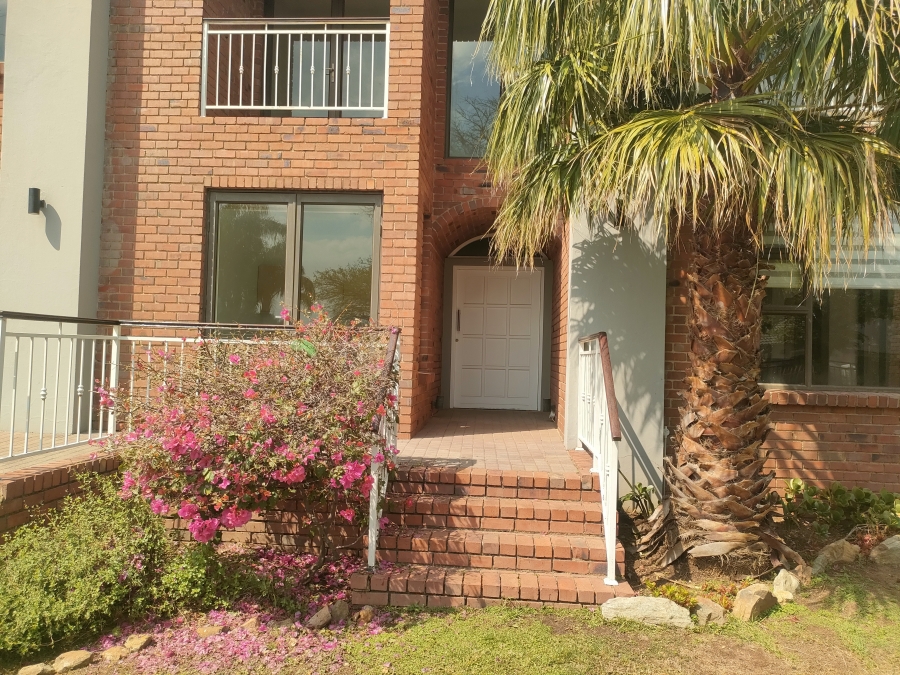 4 Bedroom Property for Sale in Greenstone Hill Gauteng