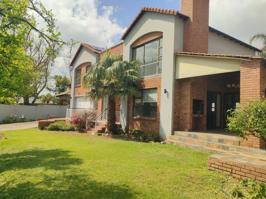 4 Bedroom Property for Sale in Greenstone Hill Gauteng