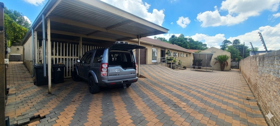 3 Bedroom Property for Sale in Edenvale Central Gauteng
