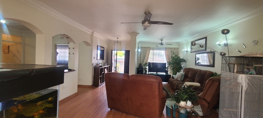 3 Bedroom Property for Sale in Edenvale Central Gauteng