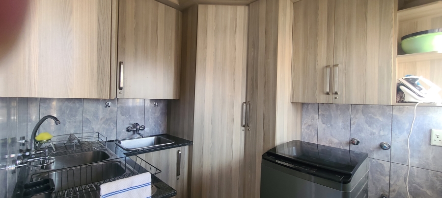 3 Bedroom Property for Sale in Edenvale Central Gauteng