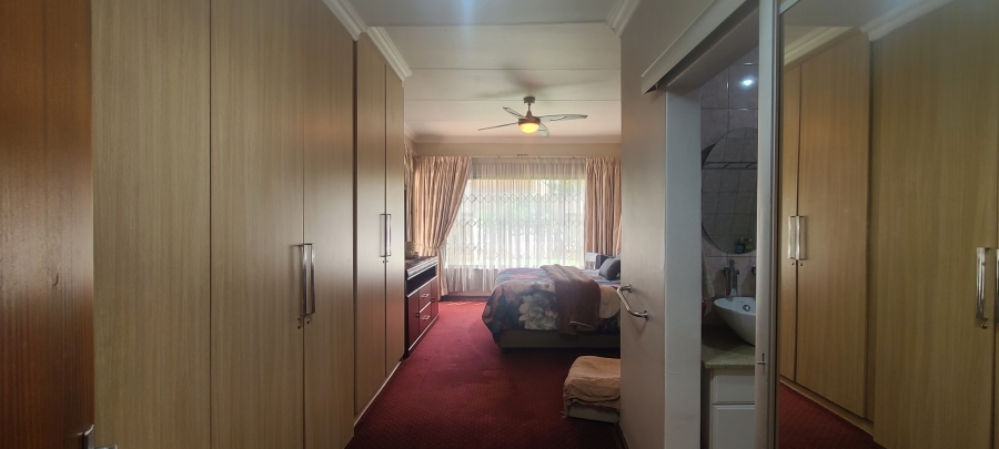 3 Bedroom Property for Sale in Edenvale Central Gauteng