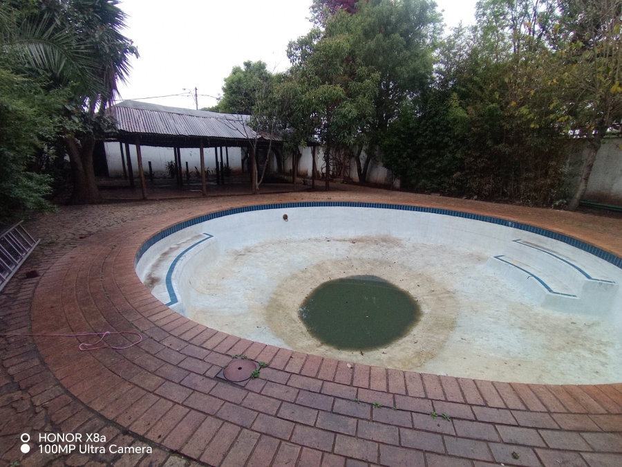 10 Bedroom Property for Sale in Kensington Gauteng