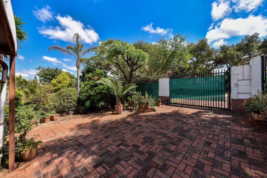 6 Bedroom Property for Sale in Sterrewag Gauteng