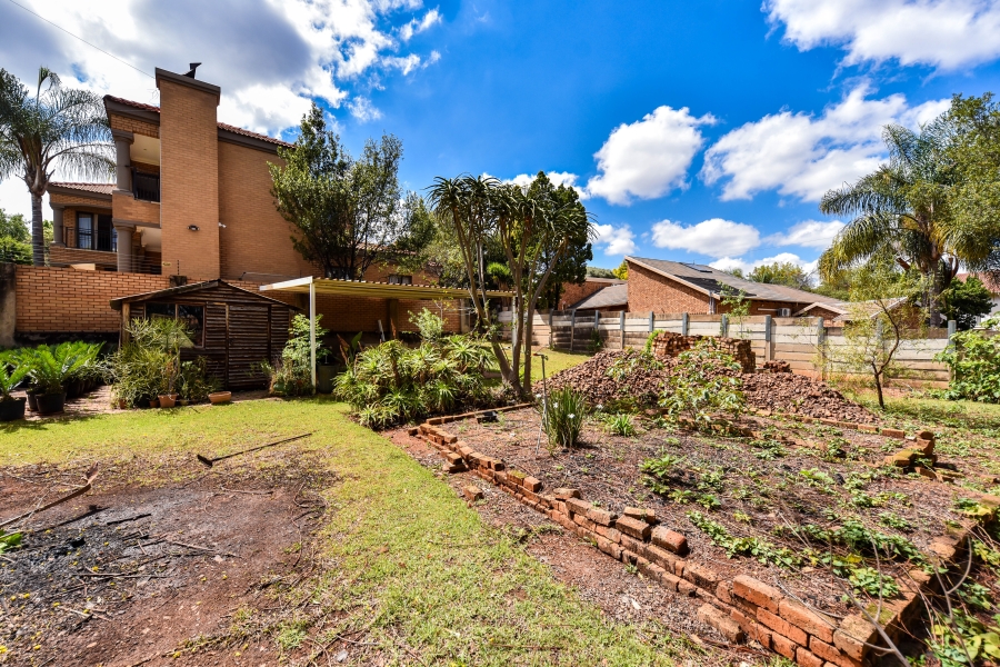 6 Bedroom Property for Sale in Sterrewag Gauteng