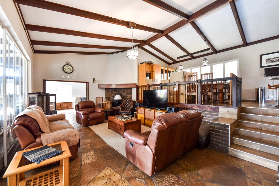 6 Bedroom Property for Sale in Riviera Gauteng