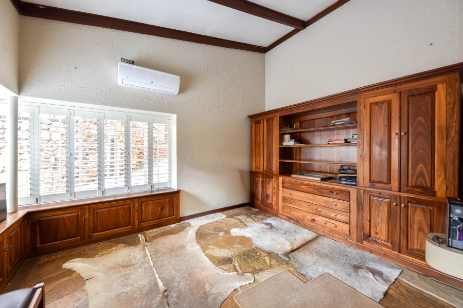 6 Bedroom Property for Sale in Riviera Gauteng