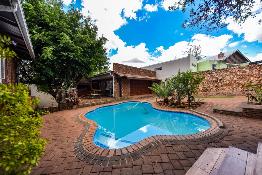 6 Bedroom Property for Sale in Riviera Gauteng