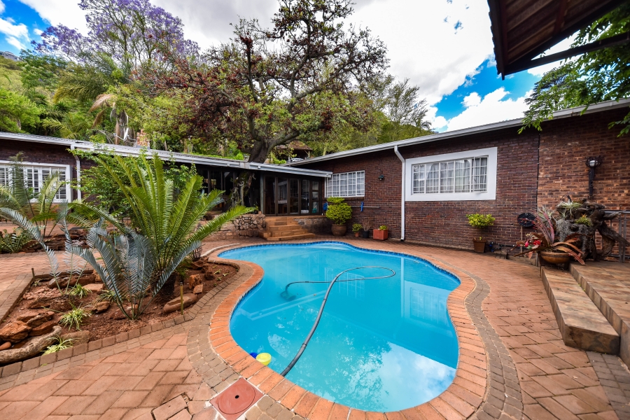 6 Bedroom Property for Sale in Riviera Gauteng